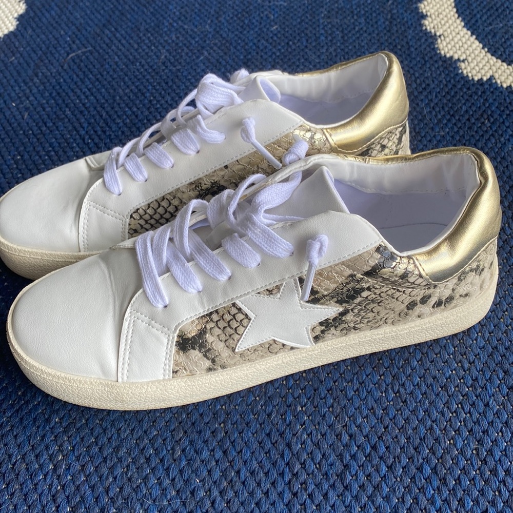 Madden snakeskin star sneakers